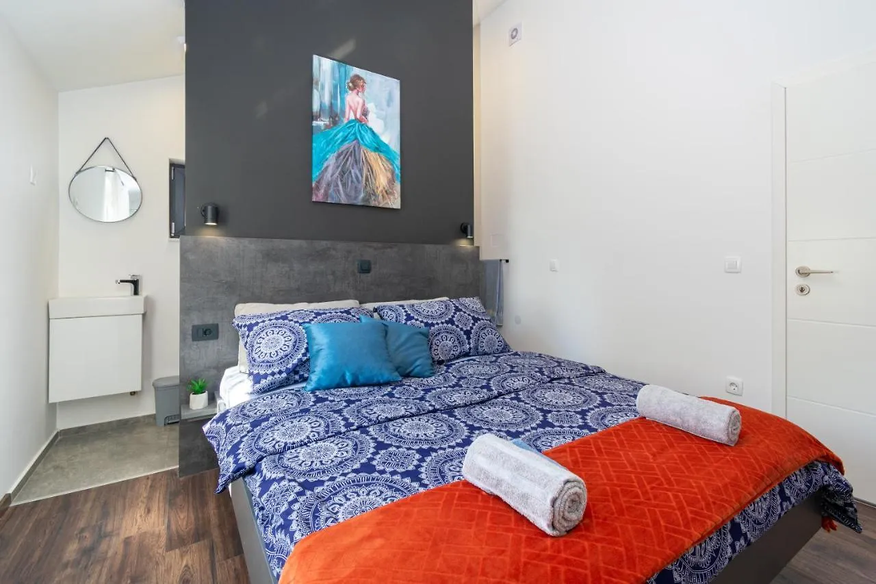 Villa Aspera Zadar 0*,